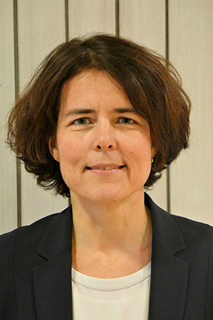 Porträtfoto Prof. Dr. Kristin Merle Universitätspredigerin an St. Katharinen
