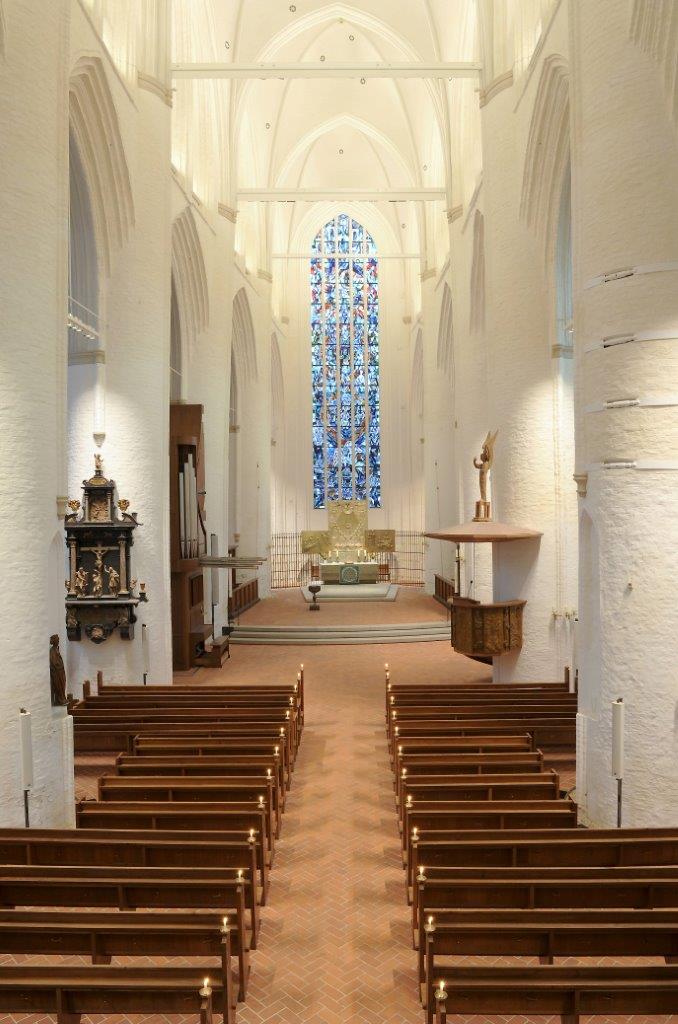 Foto St. Katharinnen von innen, Blick Richtung Altar